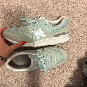 mint new balance running shoes